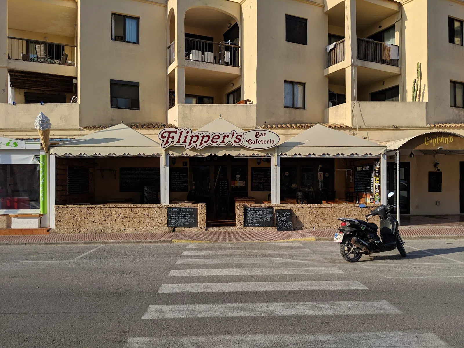 Flippers, Ibiza